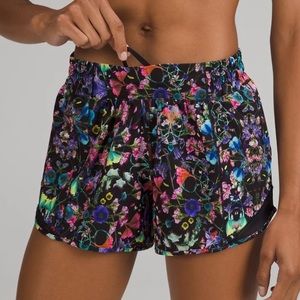 RARE Lululemon Hotty Hot 4” LR Shorts Flowerscope Black 14